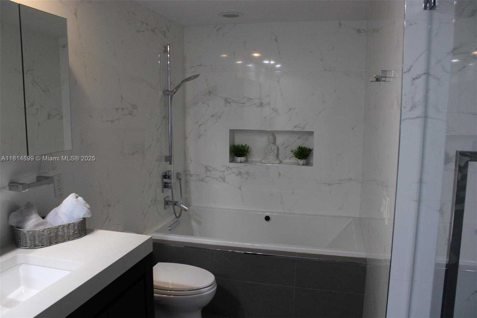 Small Image of 31 SOUTH EAST 6TH ST #1801, Miami Number 24