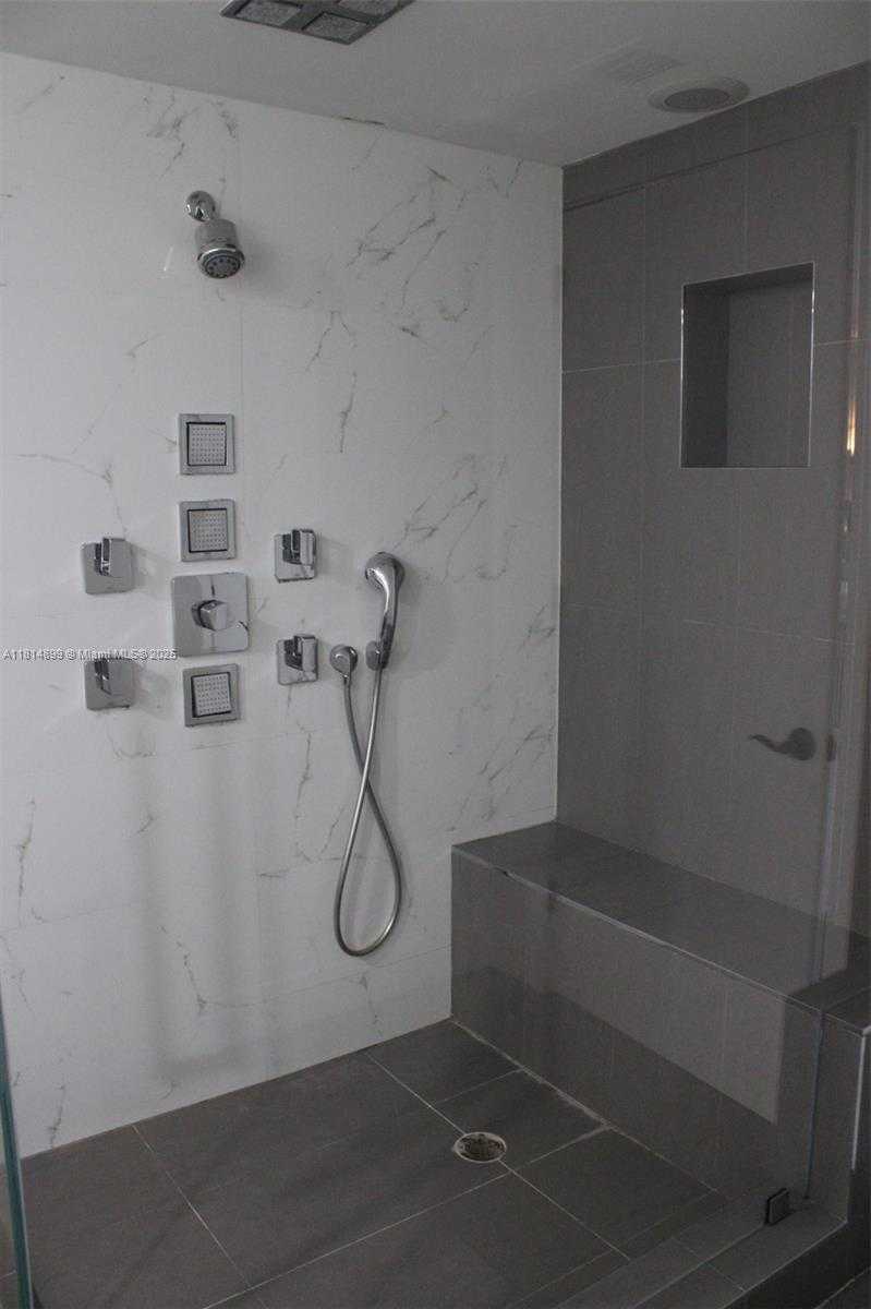 Small Image of 31 SOUTH EAST 6TH ST #1801, Miami Number 25