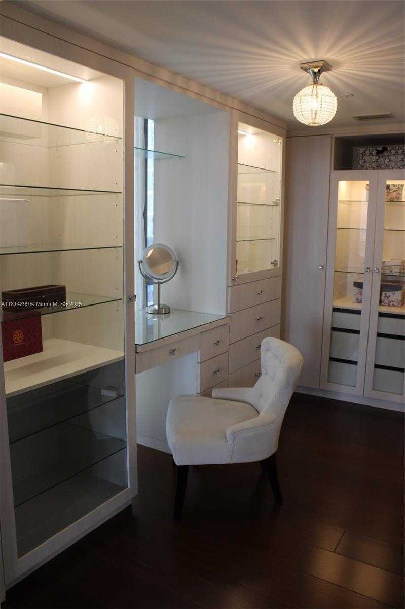 Small Image of 31 SOUTH EAST 6TH ST #1801, Miami Number 26