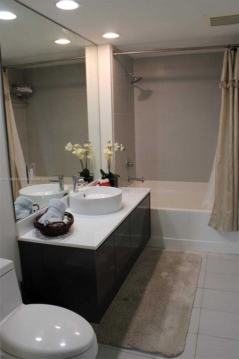 Small Image of 31 SOUTH EAST 6TH ST #1801, Miami Number 30