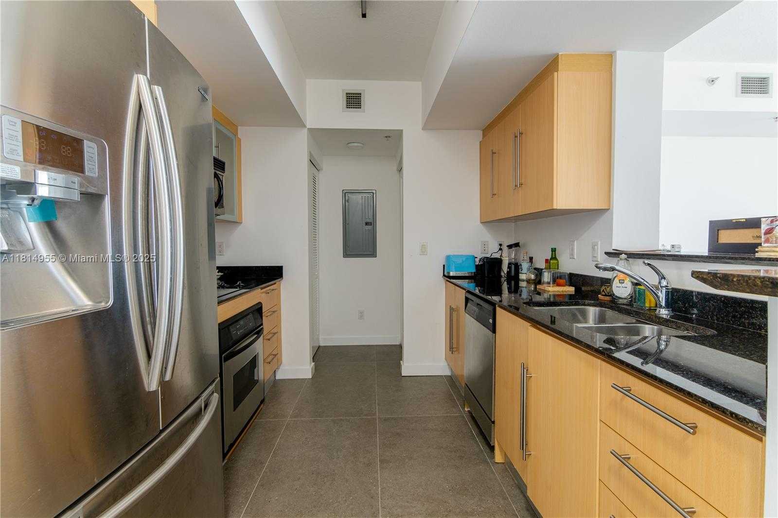Small Image of 335 SOUTH BISCAYNE BLVD #3707, Miami Number 11