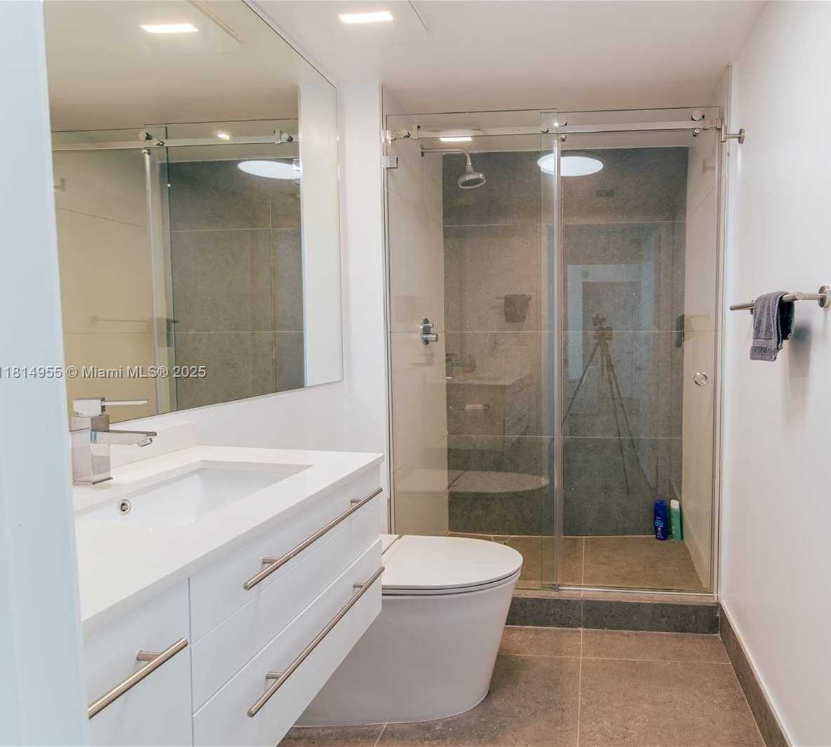 Small Image of 335 SOUTH BISCAYNE BLVD #3707, Miami Number 13