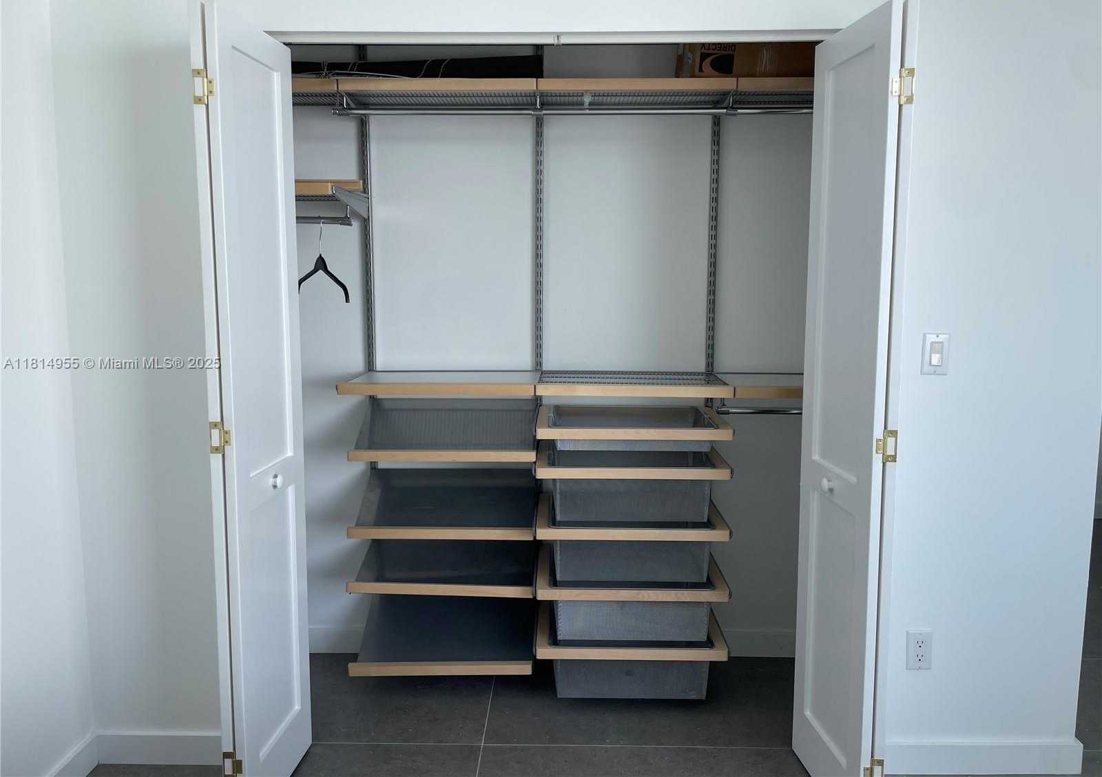 Small Image of 335 SOUTH BISCAYNE BLVD #3707, Miami Number 14