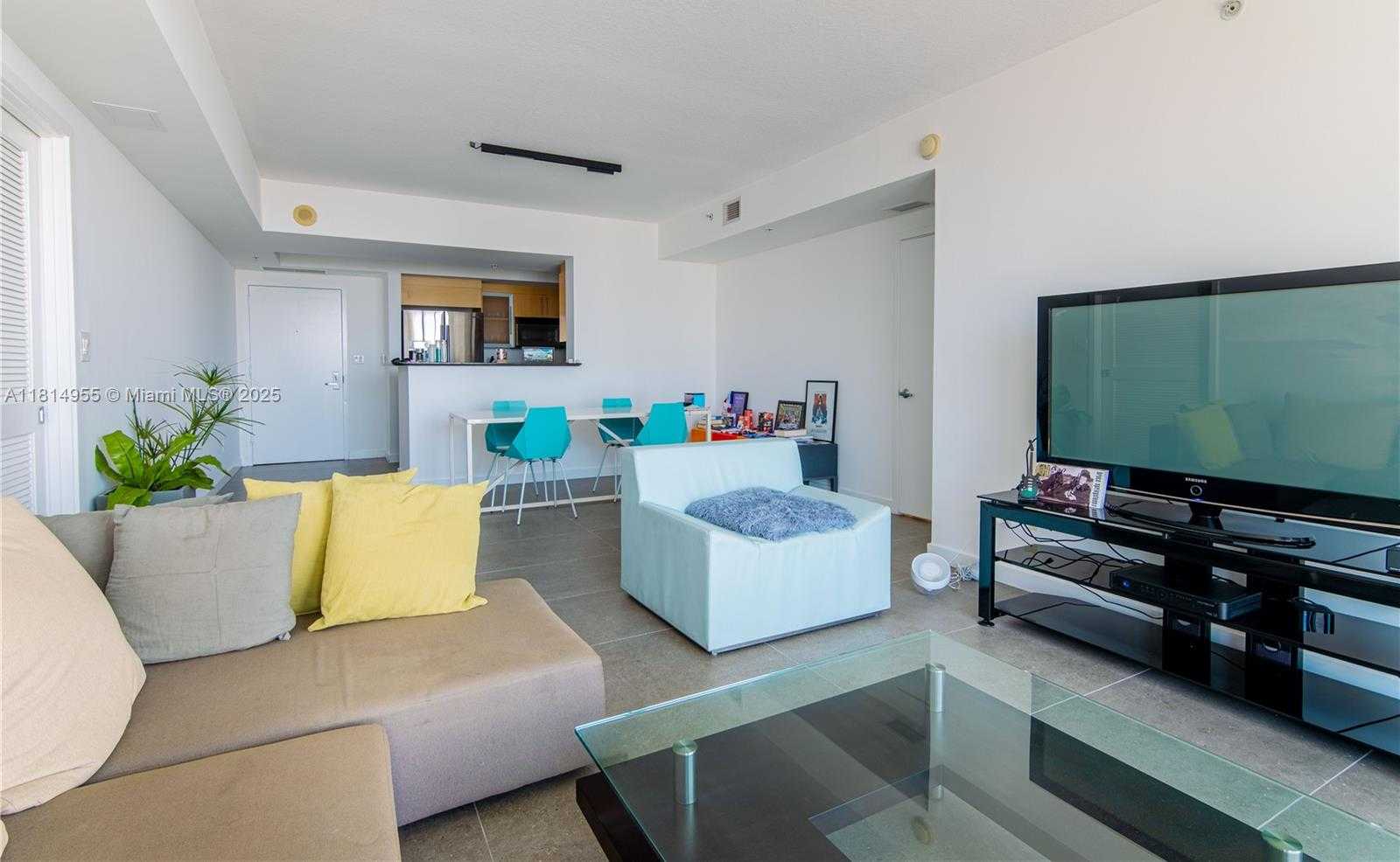 Small Image of 335 SOUTH BISCAYNE BLVD #3707, Miami Number 5