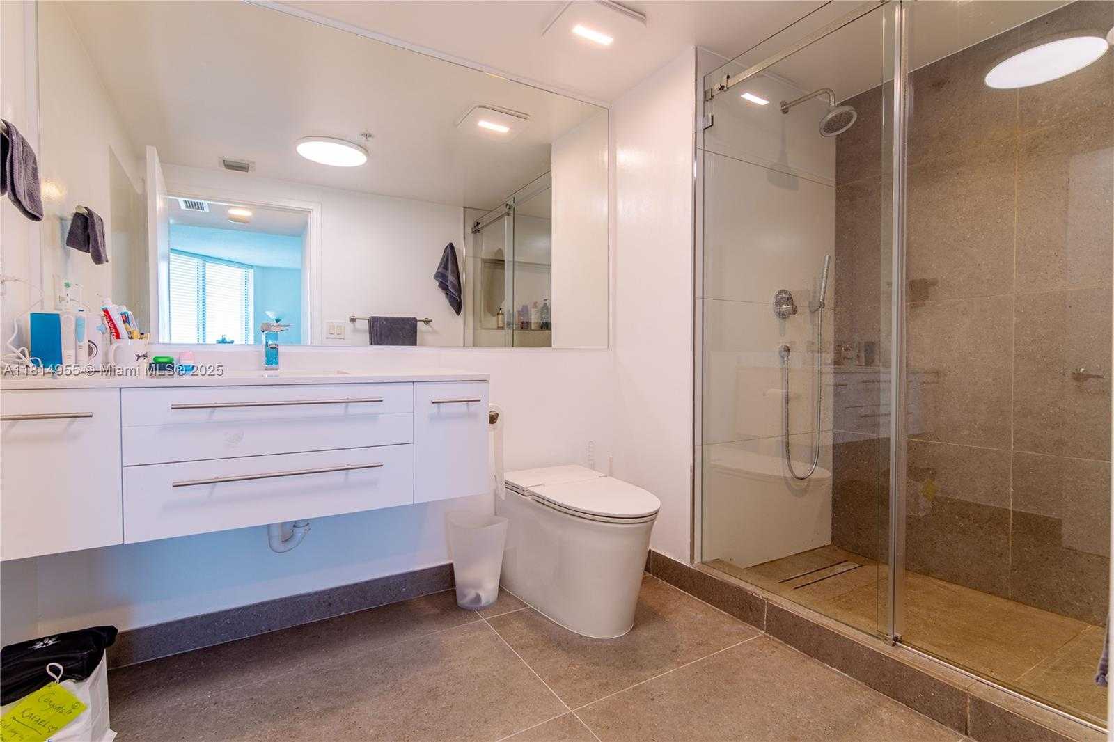 Small Image of 335 SOUTH BISCAYNE BLVD #3707, Miami Number 9