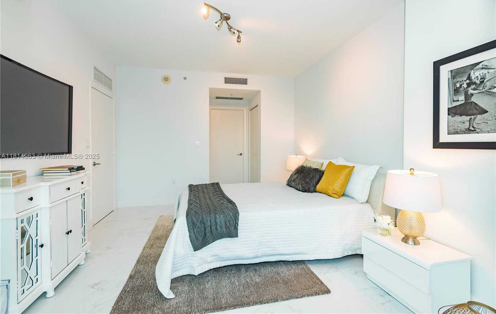 Small Image of 92 SOUTH WEST 3RD ST #4404, Miami Number 10
