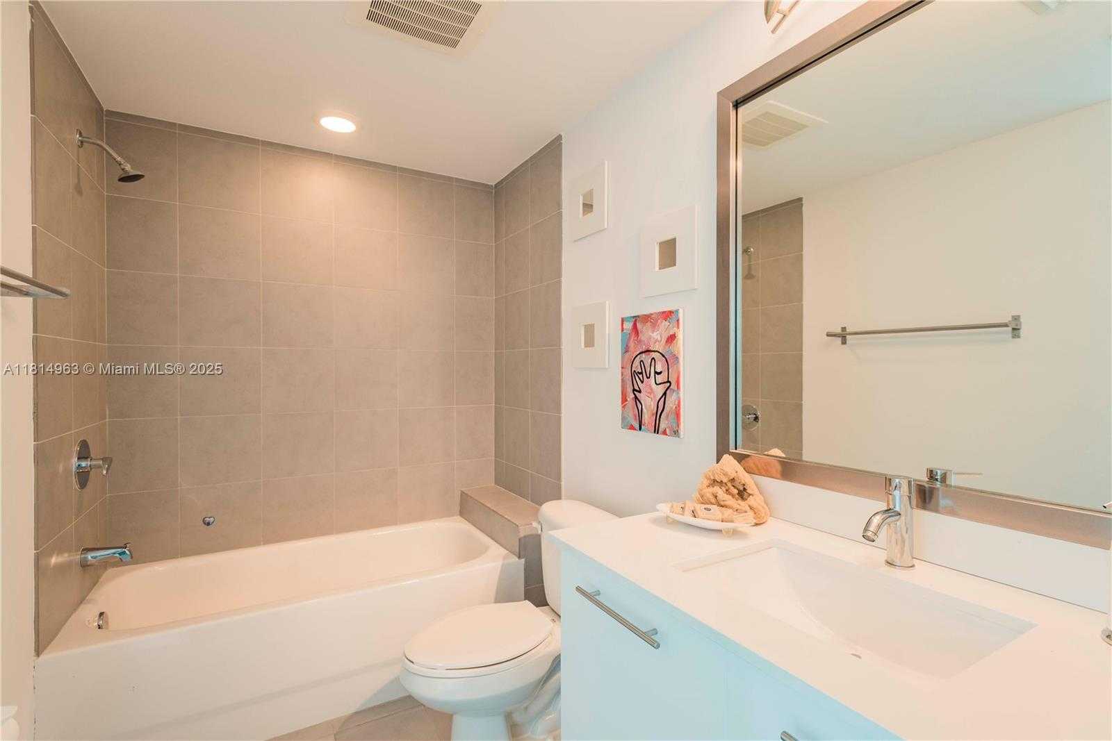 Small Image of 92 SOUTH WEST 3RD ST #4404, Miami Number 24