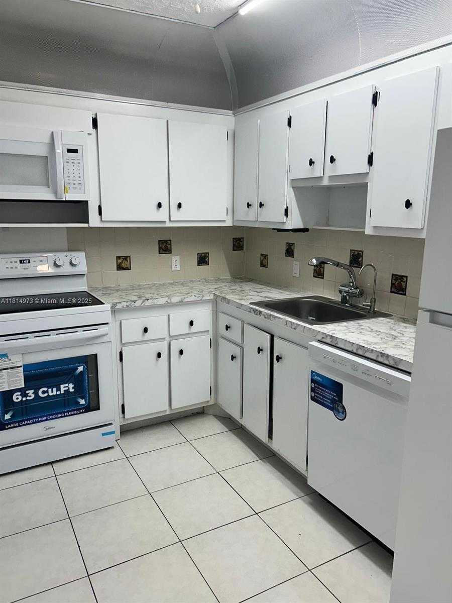 Small Image of 20100 WEST COUNTRY CLUB DR #1503, Aventura Number 9