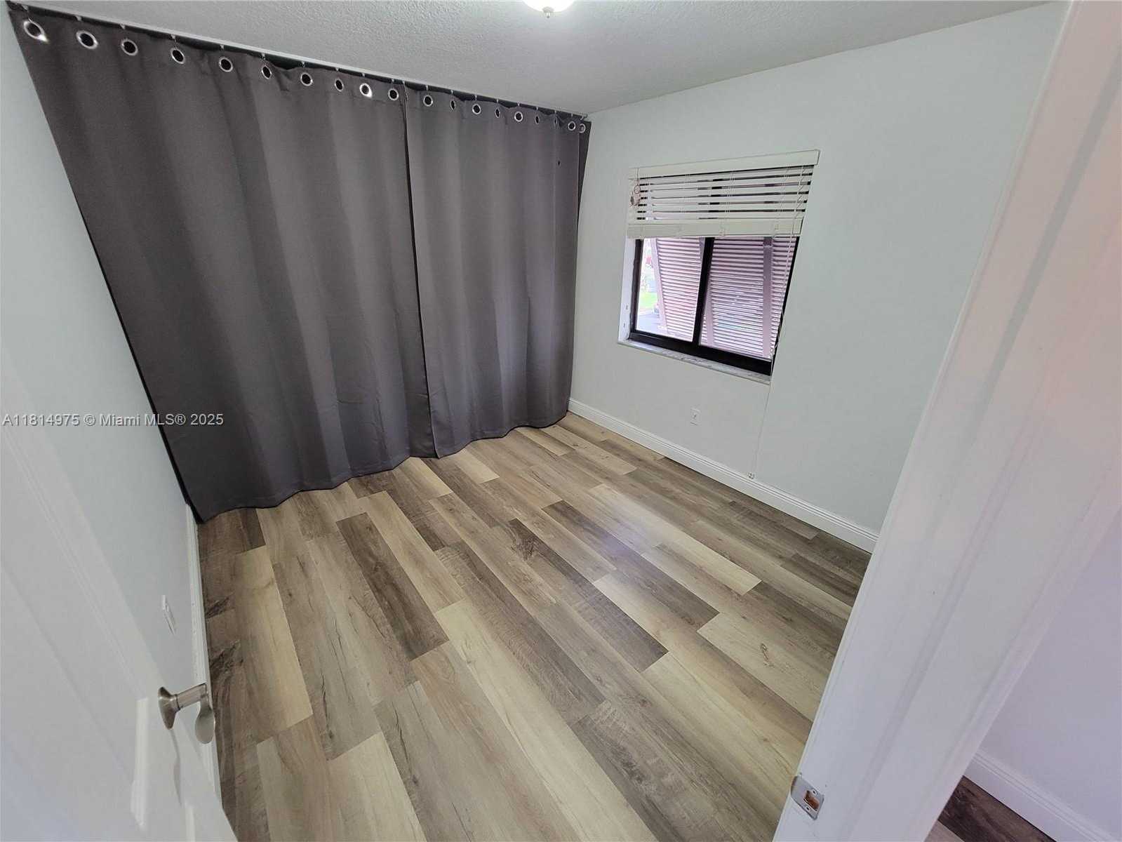 Small Image of 13390 SOUTH WEST 91ST TER #C, Miami Number 14