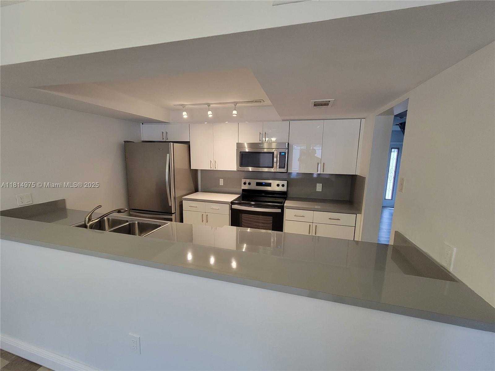 Small Image of 13390 SOUTH WEST 91ST TER #C, Miami Number 2