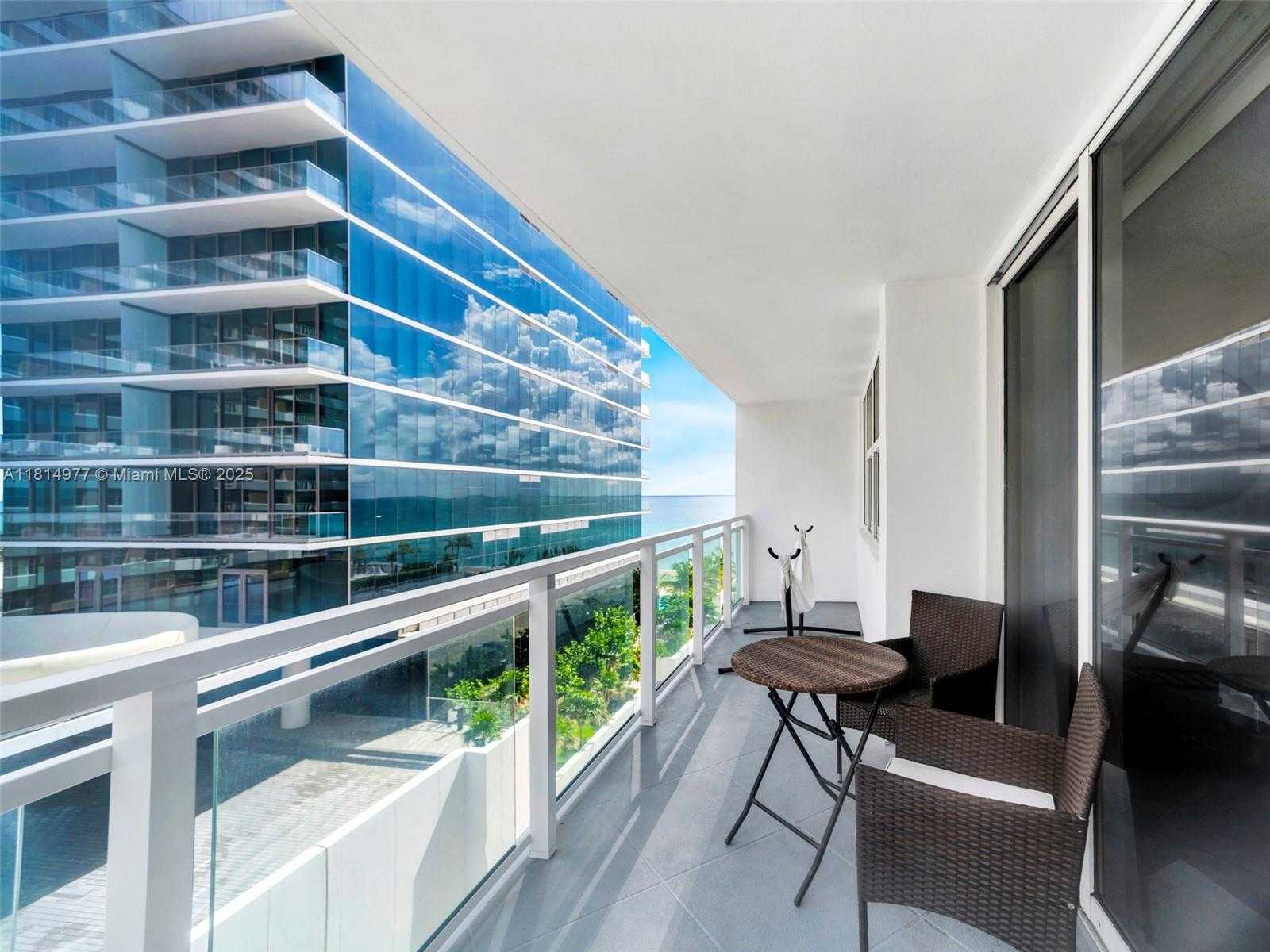 Small Image of 2030 #523, Hallandale Beach Number 19