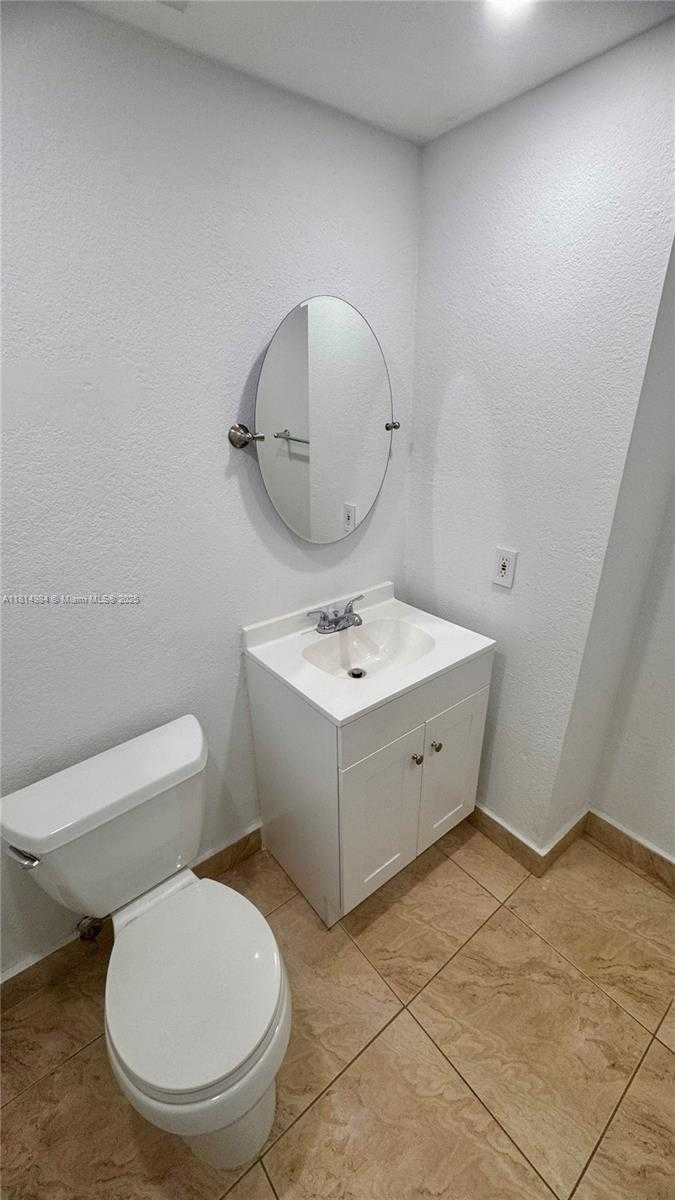 Small Image of 2829 INDIAN CREEK DR #509, Miami Beach Number 11