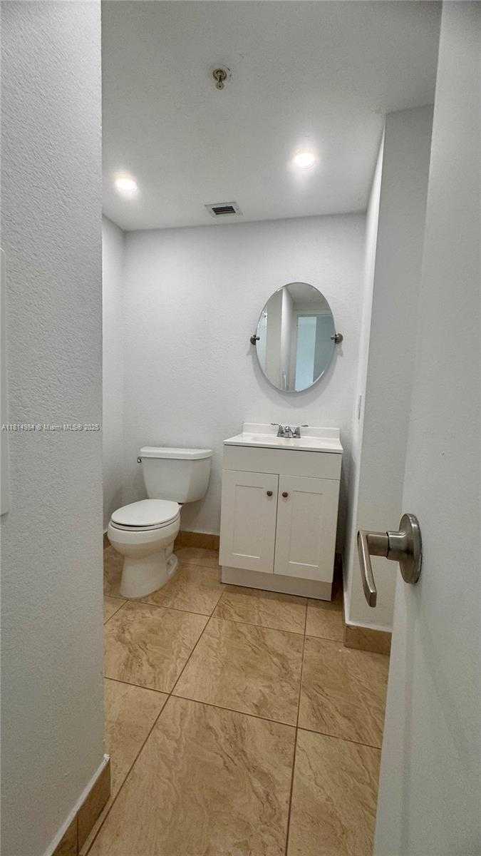 Small Image of 2829 INDIAN CREEK DR #509, Miami Beach Number 13