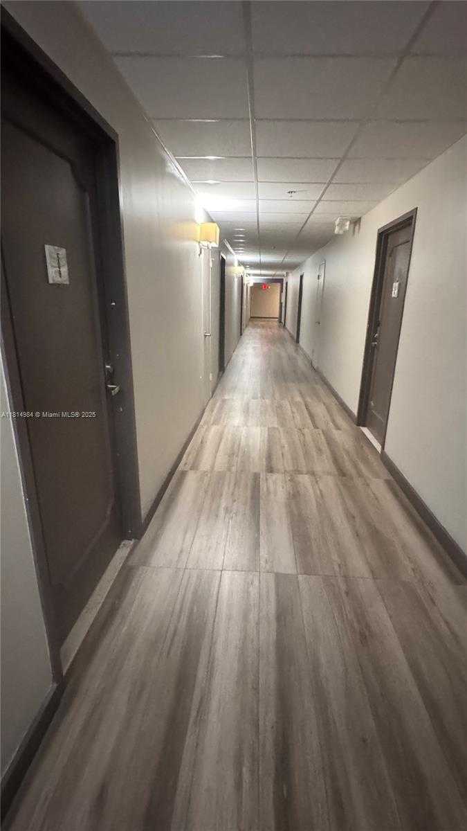 Small Image of 2829 INDIAN CREEK DR #509, Miami Beach Number 16