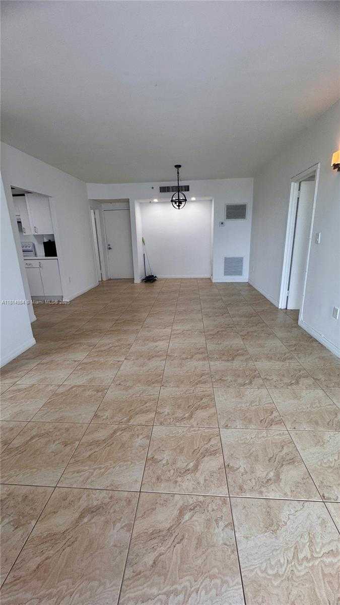 Small Image of 2829 INDIAN CREEK DR #509, Miami Beach Number 4