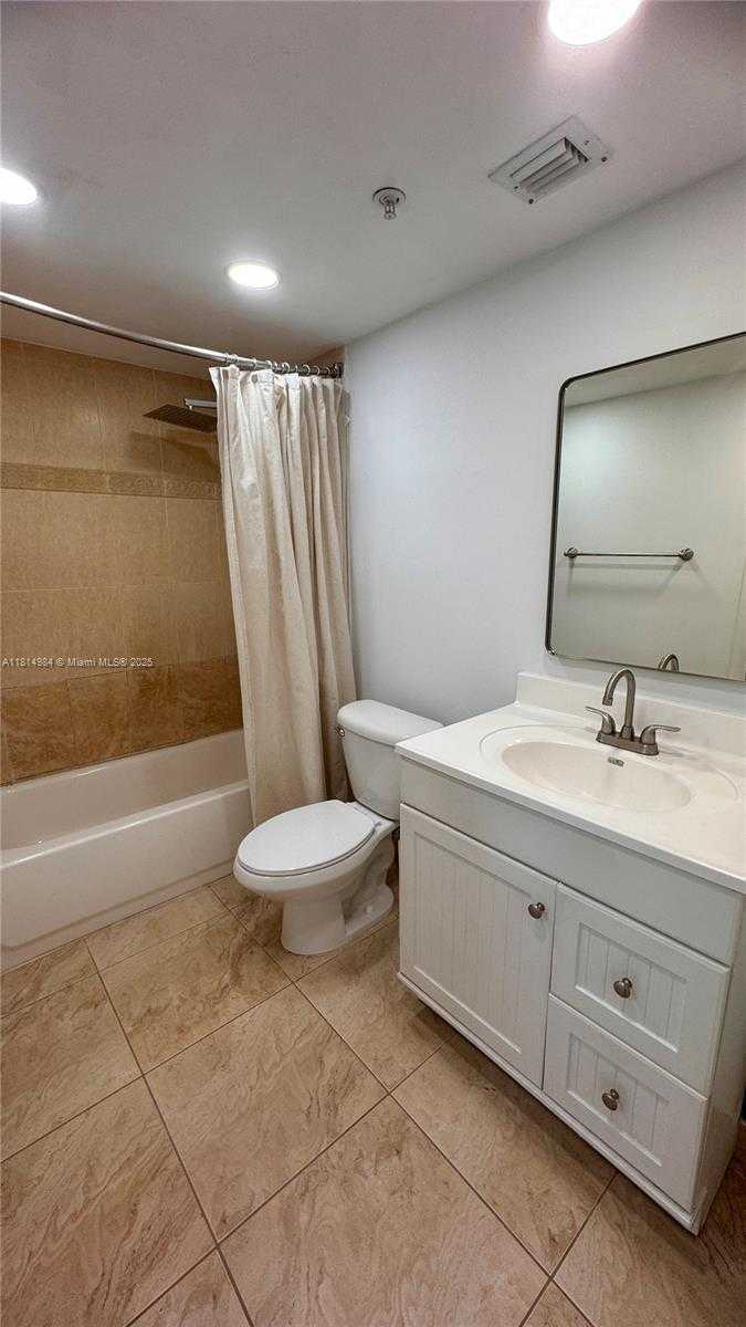 Small Image of 2829 INDIAN CREEK DR #509, Miami Beach Number 8