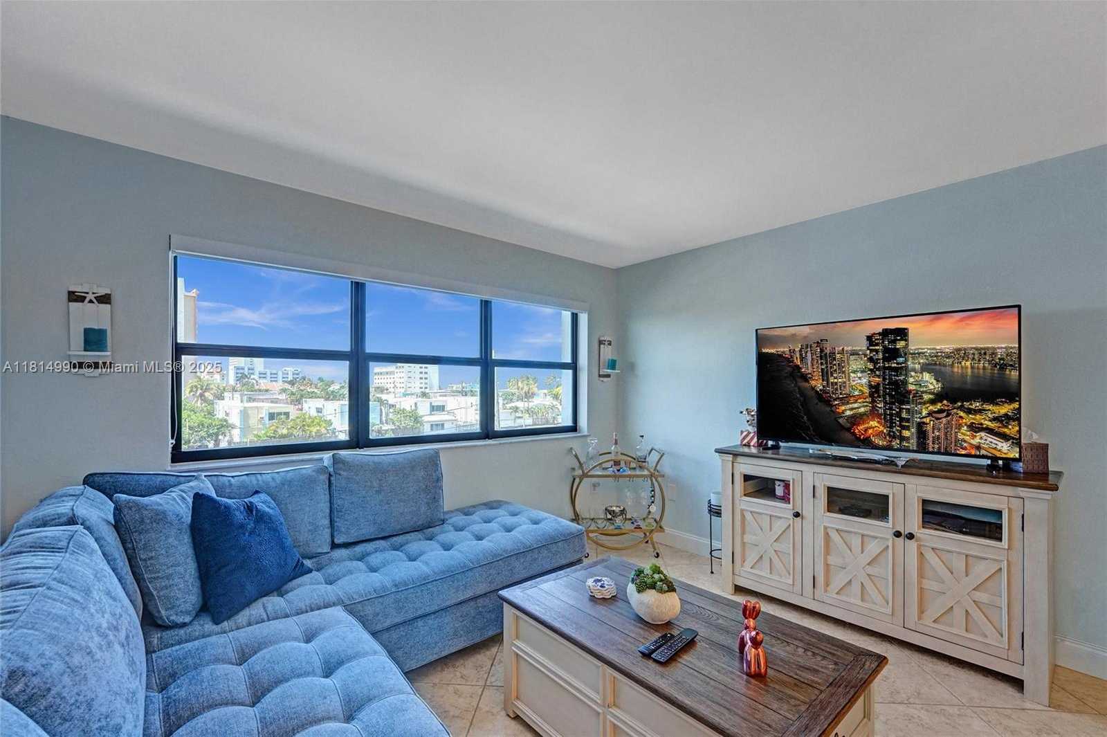 Small Image of 1201 SOUTH OCEAN DR #312N, Hollywood Number 2