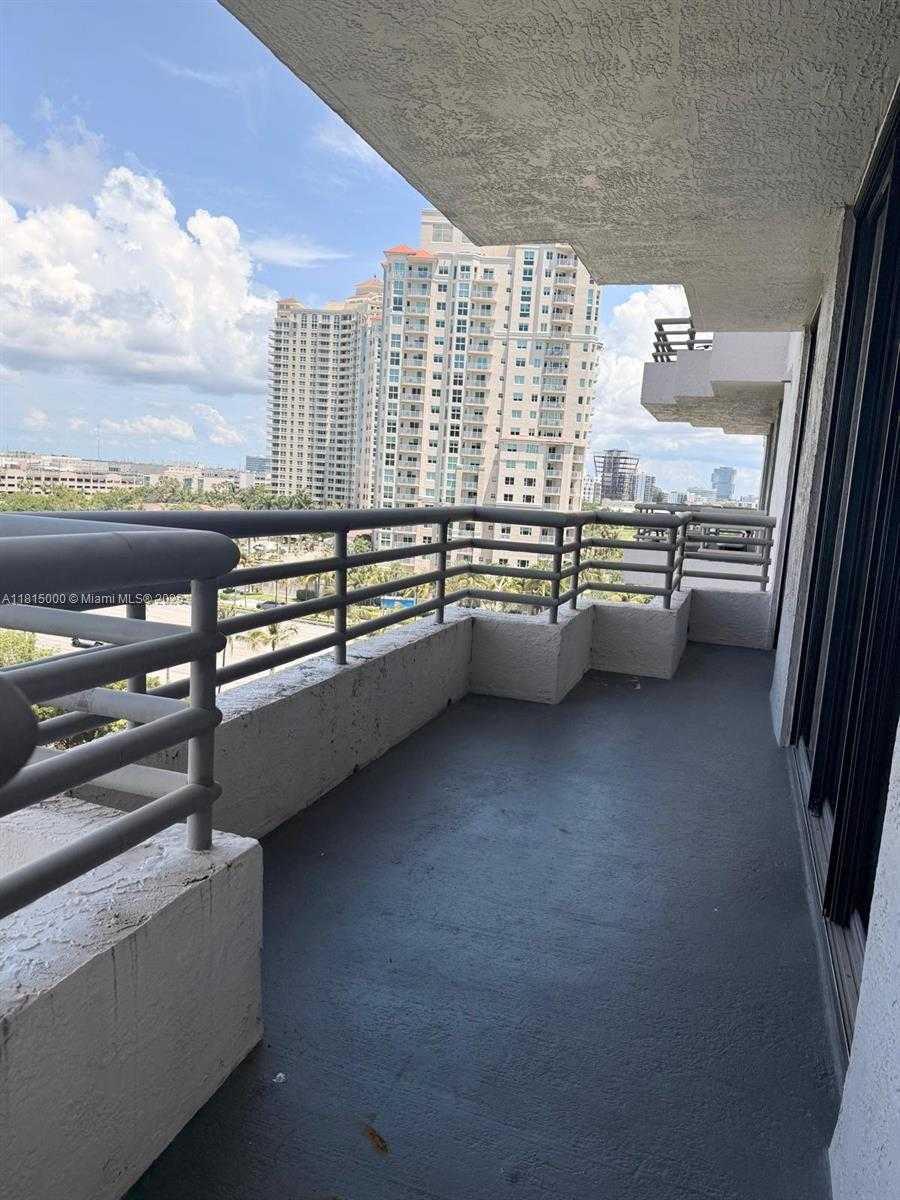 Small Image of 3300 NORTH EAST 191ST ST #905, Aventura Number 42