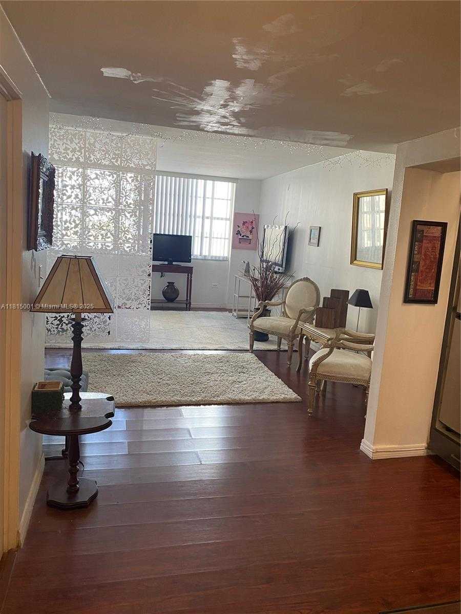 Small Image of 825 BRICKELL BAY DR #443, Miami Number 8