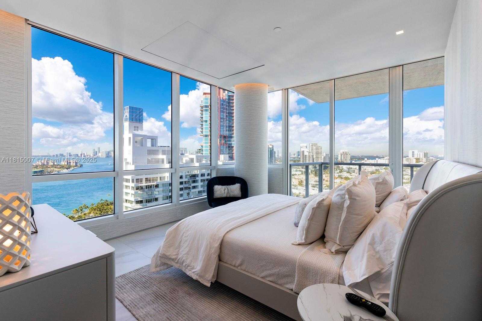 Small Image of 100 SOUTH POINTE DR #2409, Miami Beach Number 13