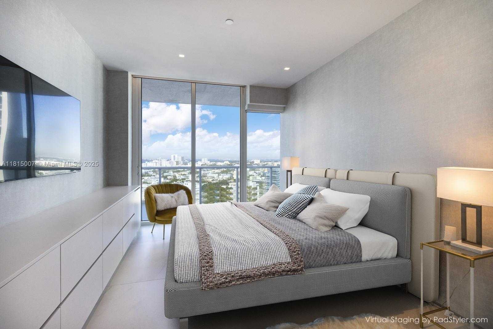 Small Image of 100 SOUTH POINTE DR #2409, Miami Beach Number 16