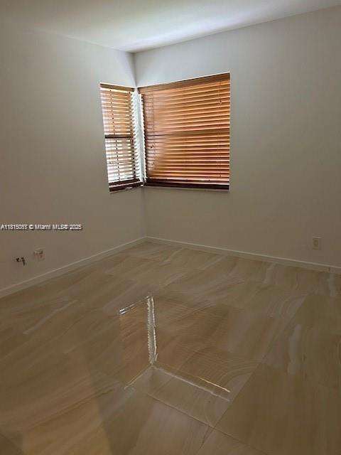 Small Image of 21220 HARBOR WAY #221-22, Aventura Number 11