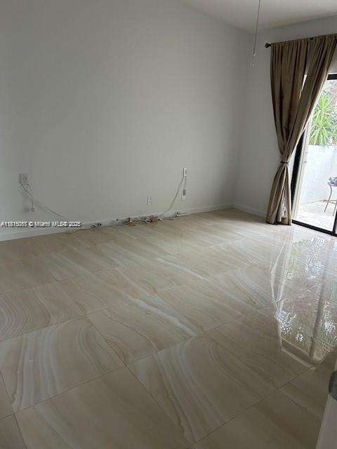 Small Image of 21220 HARBOR WAY #221-22, Aventura Number 15