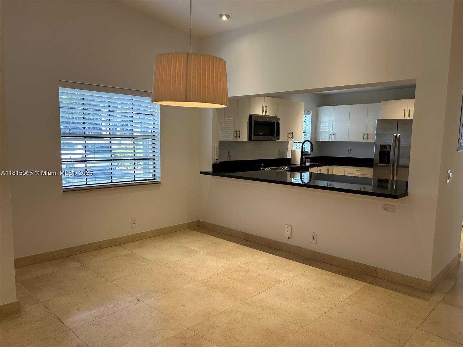 Small Image of 21220 HARBOR WAY #221-22, Aventura Number 8