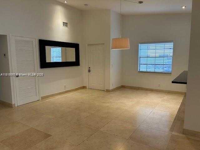 Small Image of 21220 HARBOR WAY #221-22, Aventura Number 9