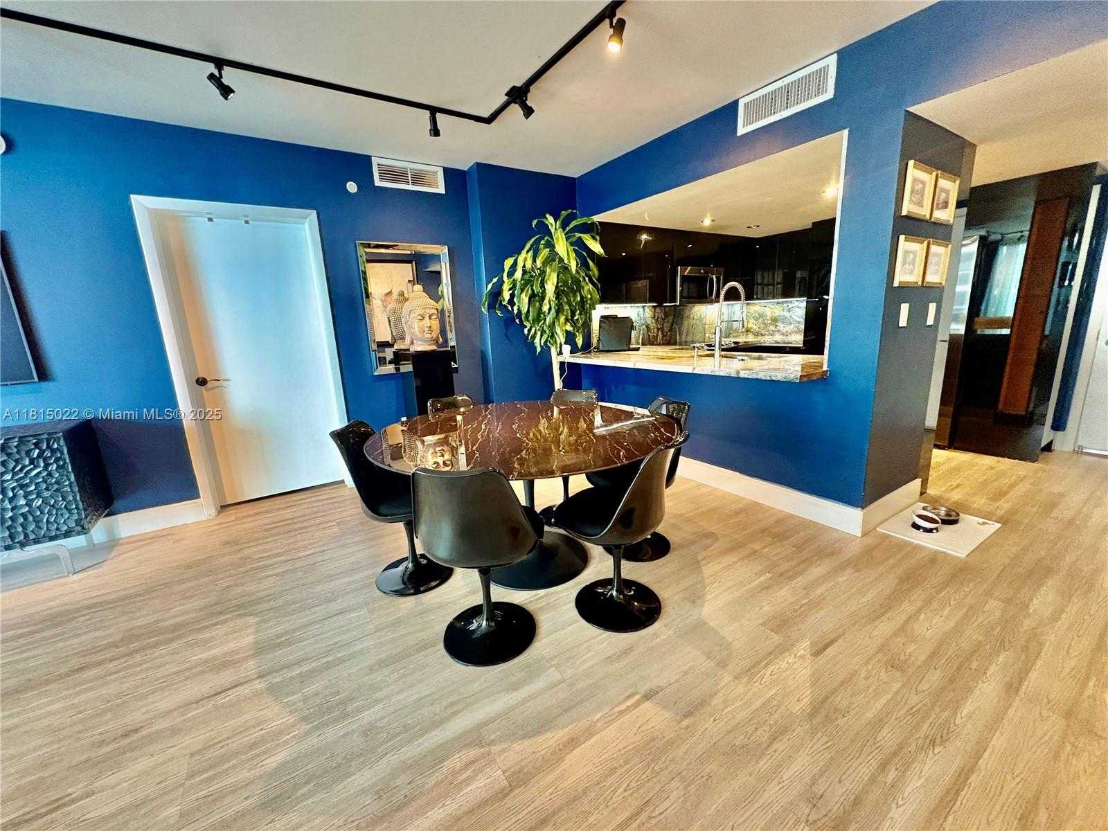 Small Image of 1800 NORTH BAYSHORE DR #3512, Miami Number 15
