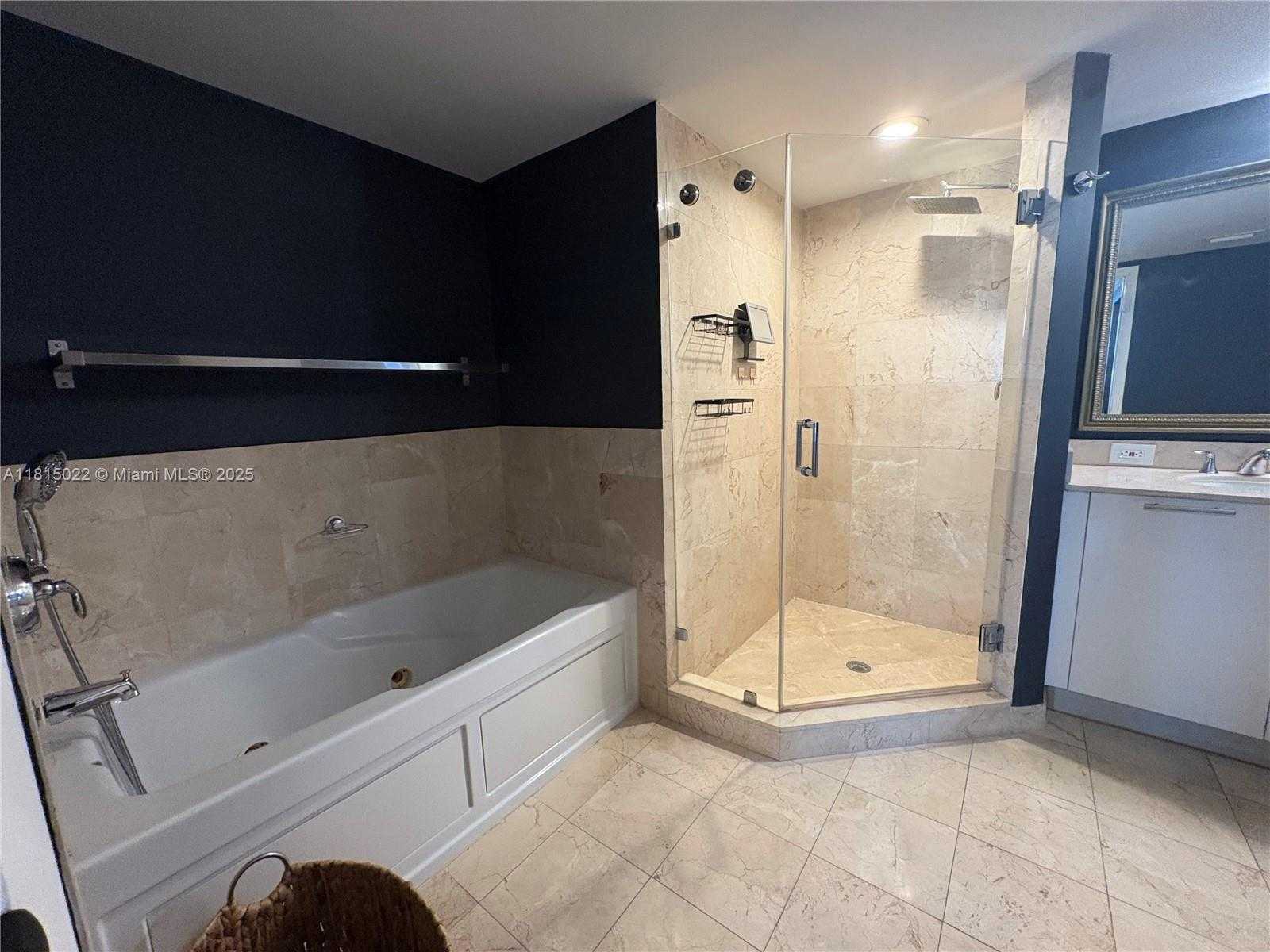 Small Image of 1800 NORTH BAYSHORE DR #3512, Miami Number 21
