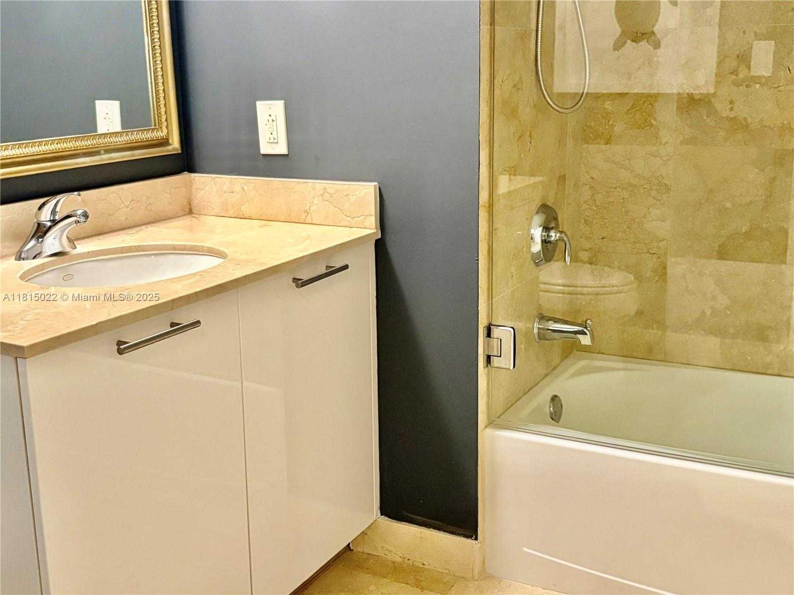 Small Image of 1800 NORTH BAYSHORE DR #3512, Miami Number 25