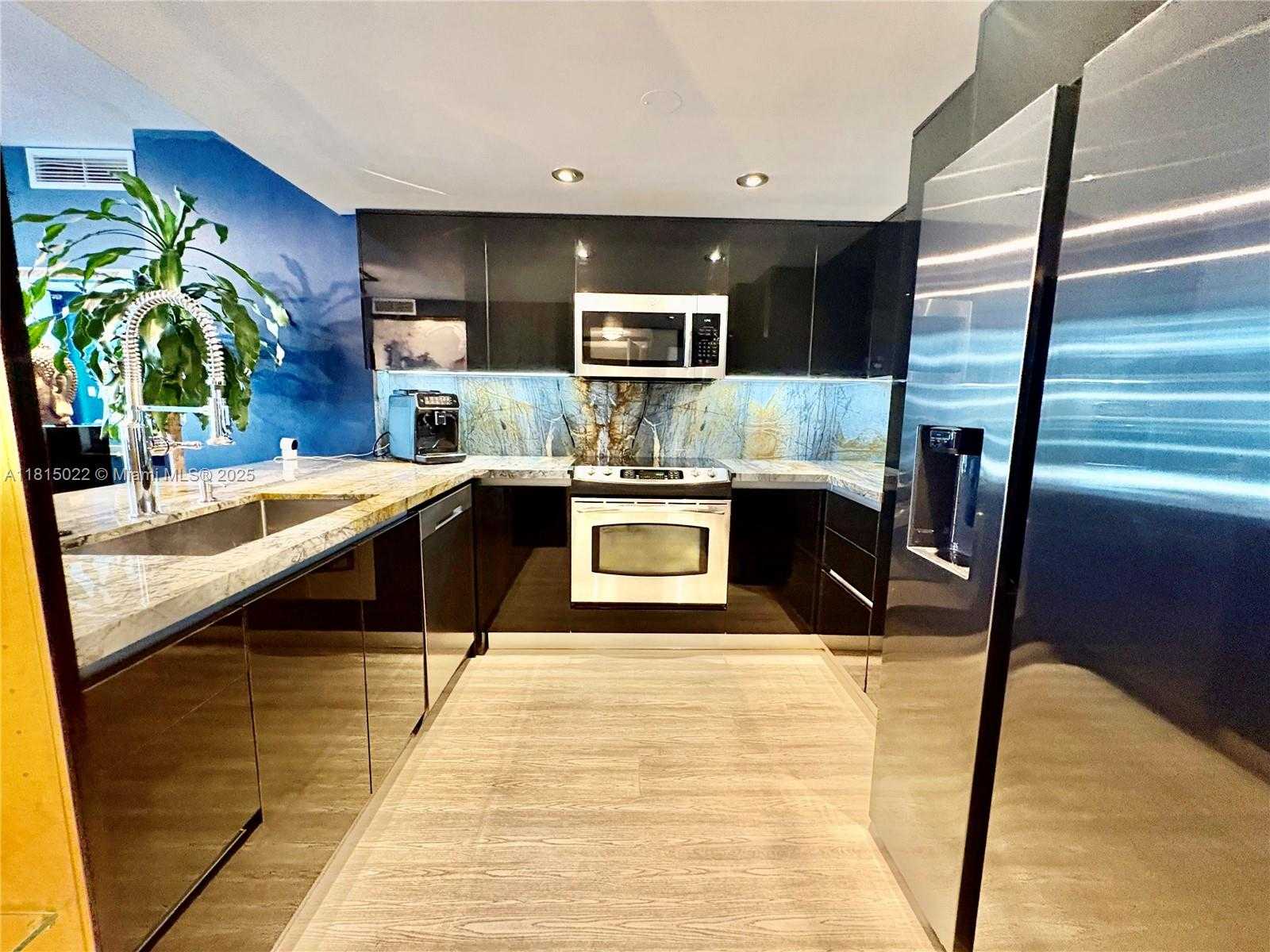 Small Image of 1800 NORTH BAYSHORE DR #3512, Miami Number 9