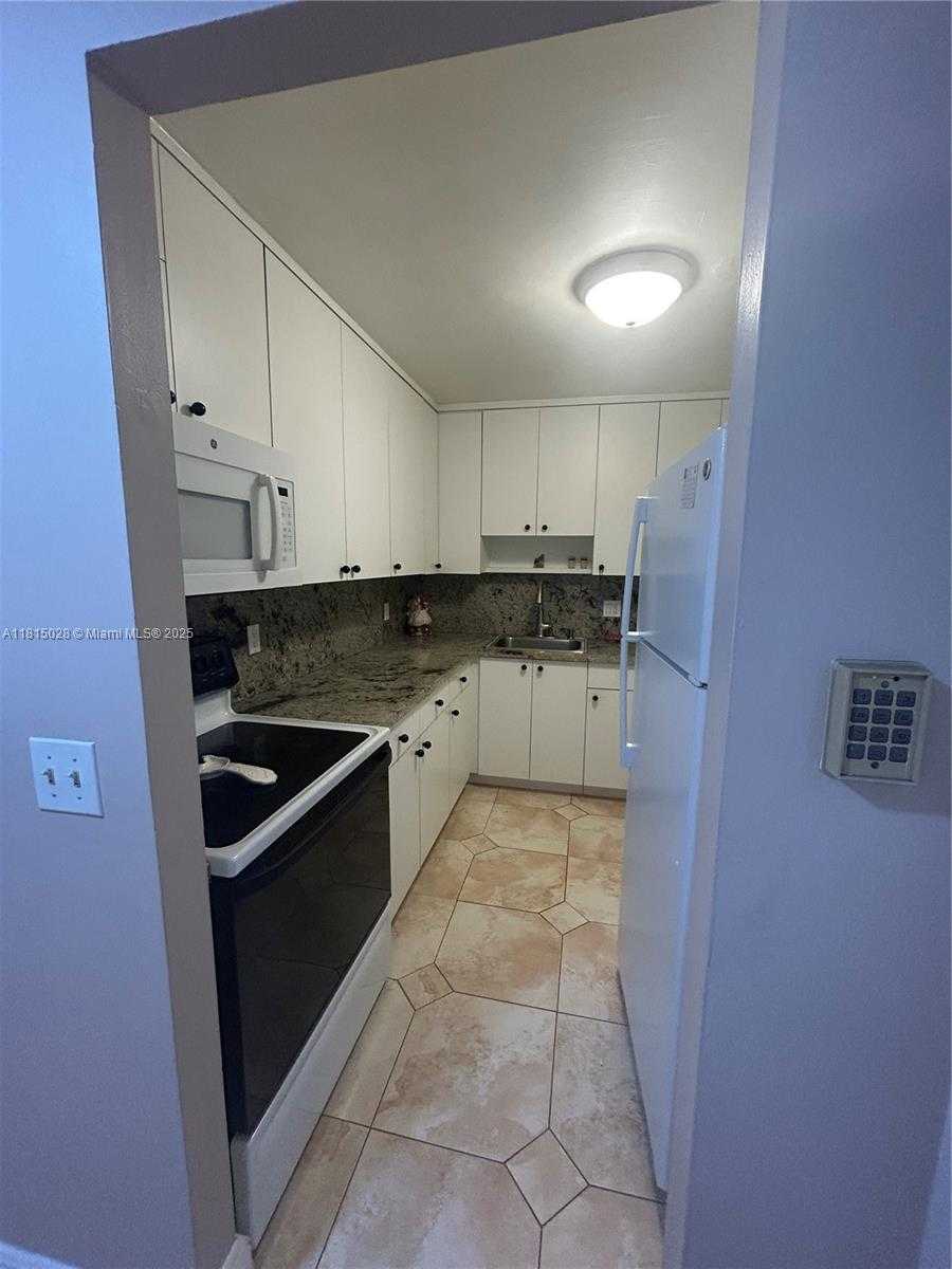 Small Image of 7757 SOUTH WEST 86TH ST #C-114, Miami Number 5