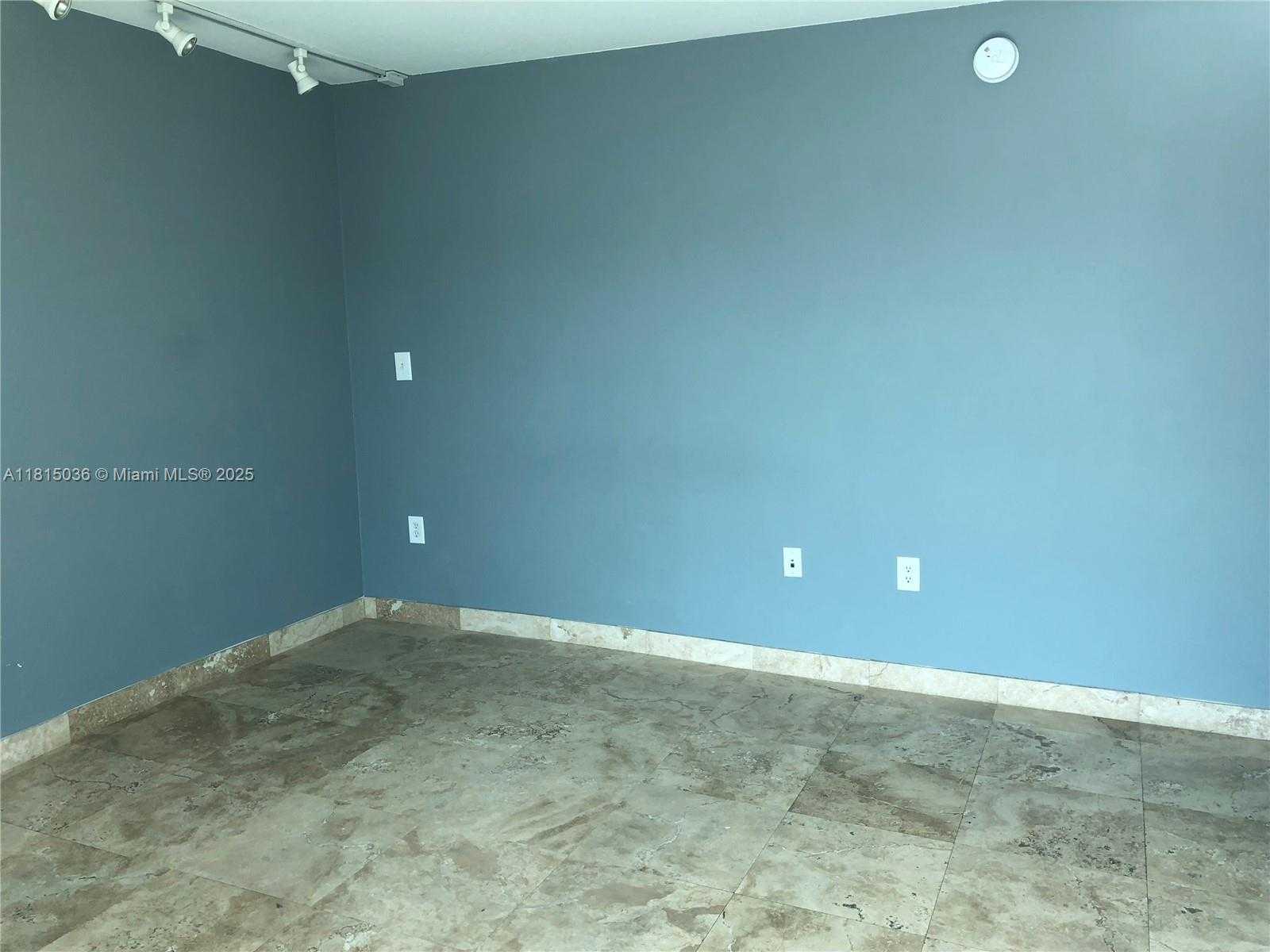Small Image of 2101 BRICKELL AVE #1607, Miami Number 16