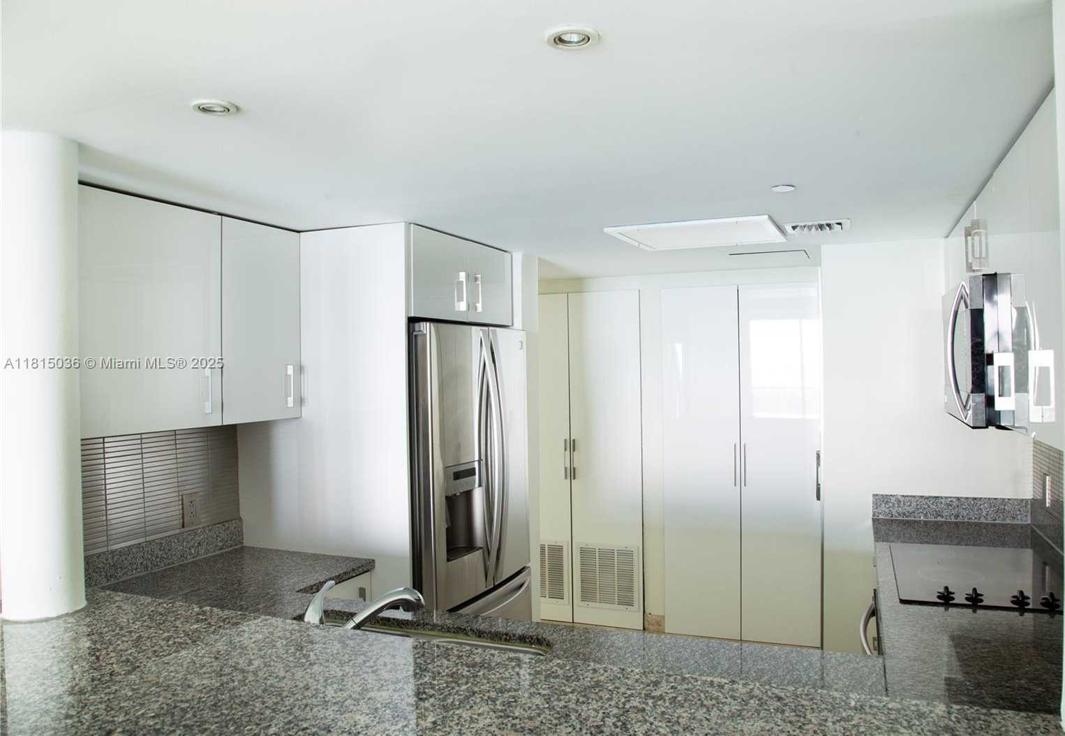 Small Image of 2101 BRICKELL AVE #1607, Miami Number 6