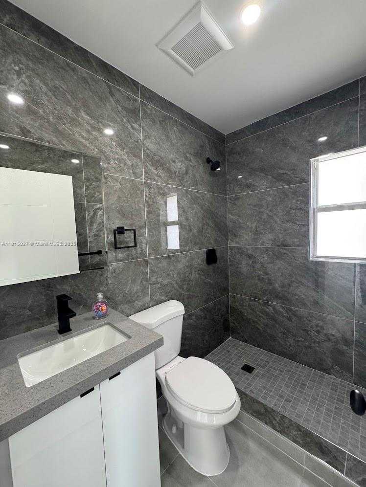 Small Image of 341 EAST 14TH ST #2, Hialeah Number 10