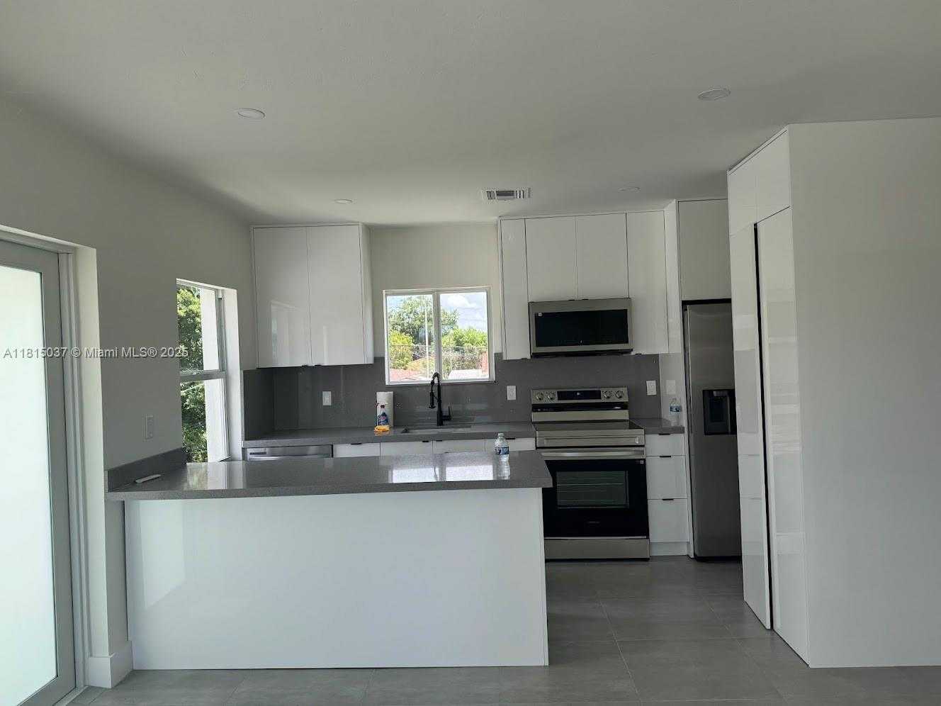 Small Image of 341 EAST 14TH ST #2, Hialeah Number 16