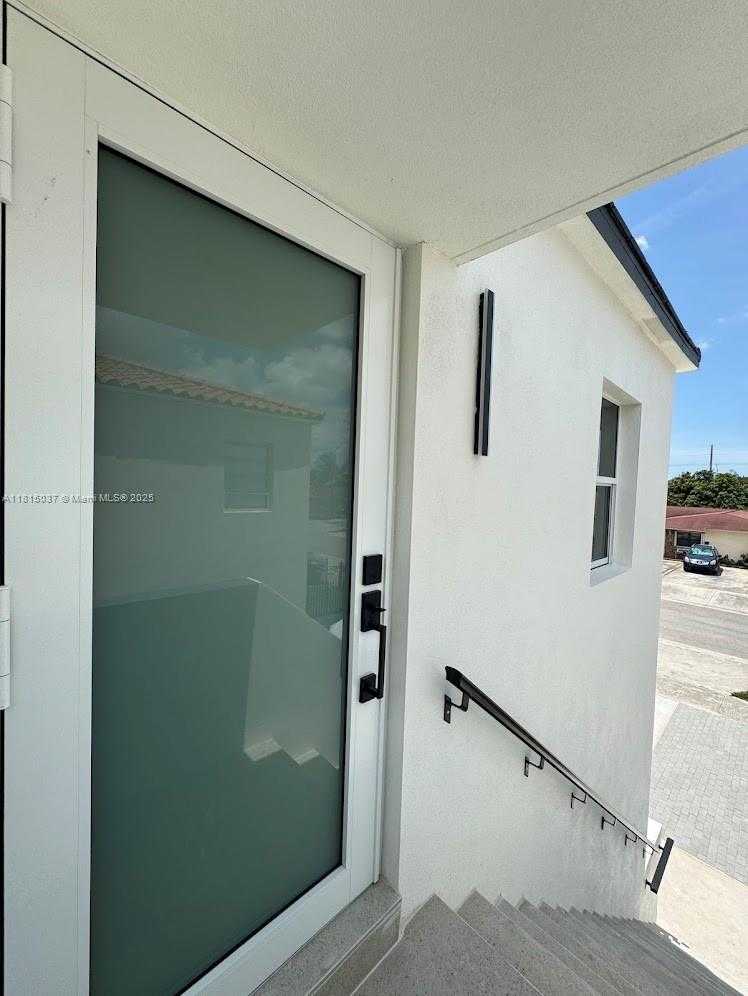Small Image of 341 EAST 14TH ST #2, Hialeah Number 17