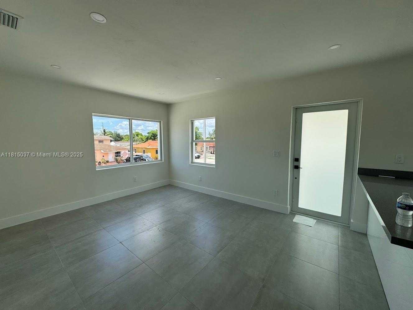 Small Image of 341 EAST 14TH ST #2, Hialeah Number 5