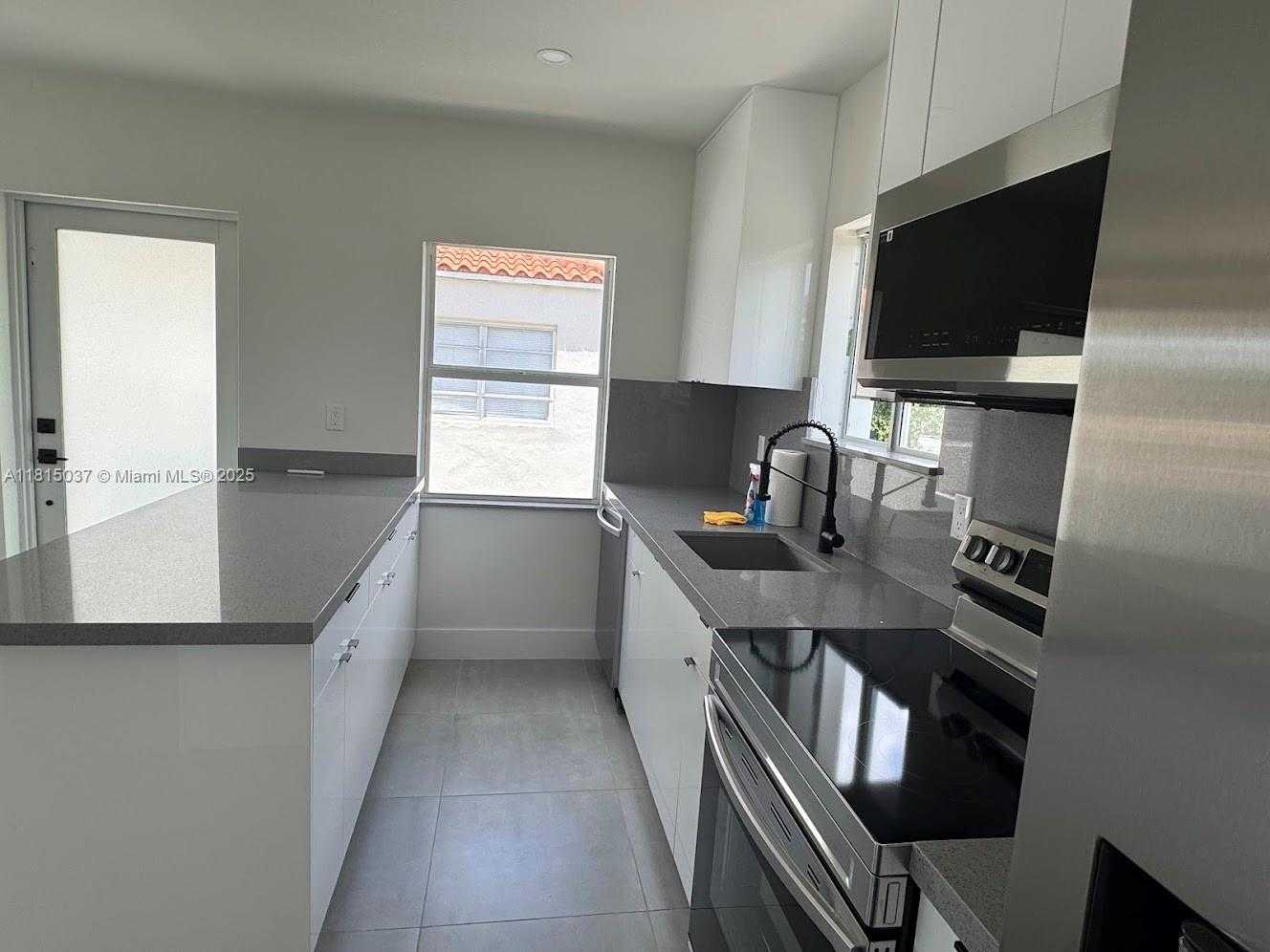 Small Image of 341 EAST 14TH ST #2, Hialeah Number 7