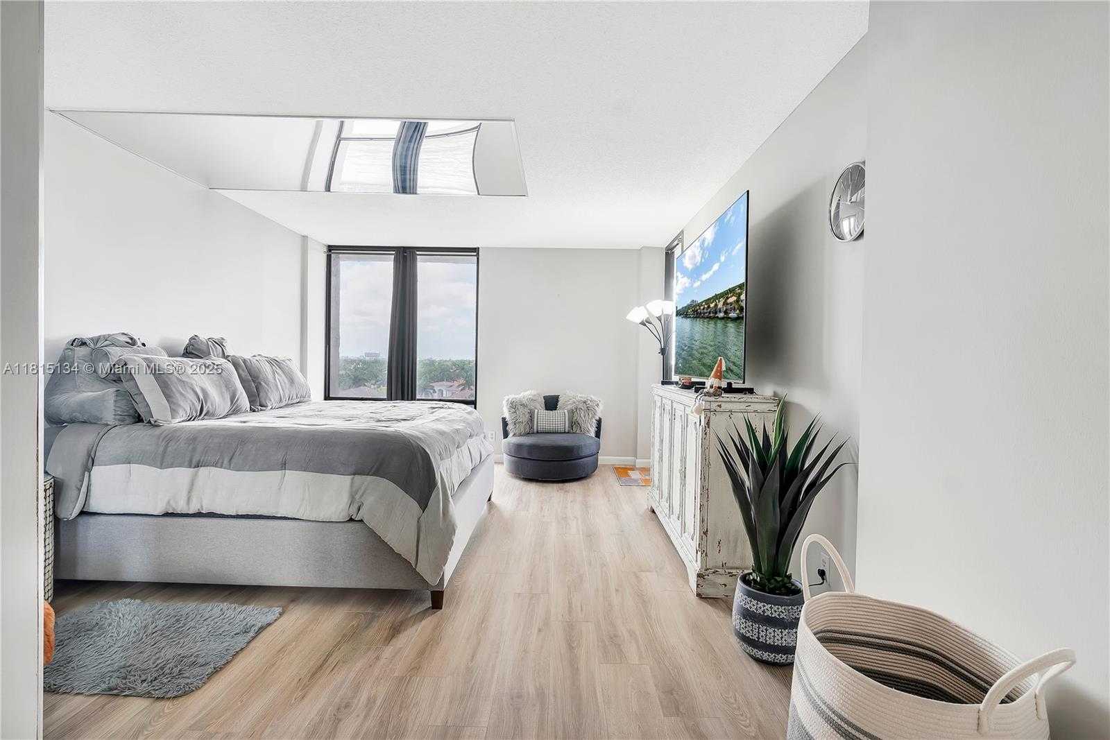 Small Image of 1600 SOUTH OCEAN DR #7B, Hollywood Number 31