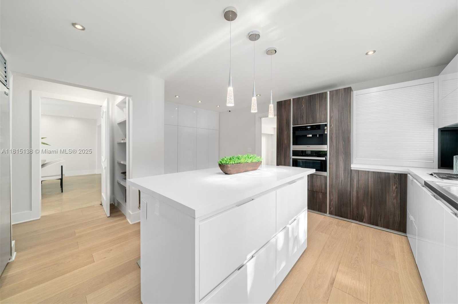 Small Image of 7155 LOS PINOS BLVD, Coral Gables Number 14