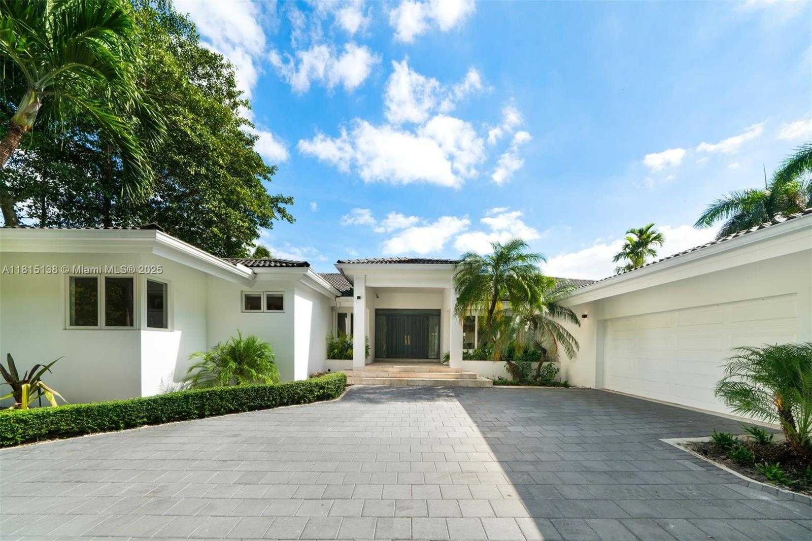 Small Image of 7155 LOS PINOS BLVD, Coral Gables Number 2