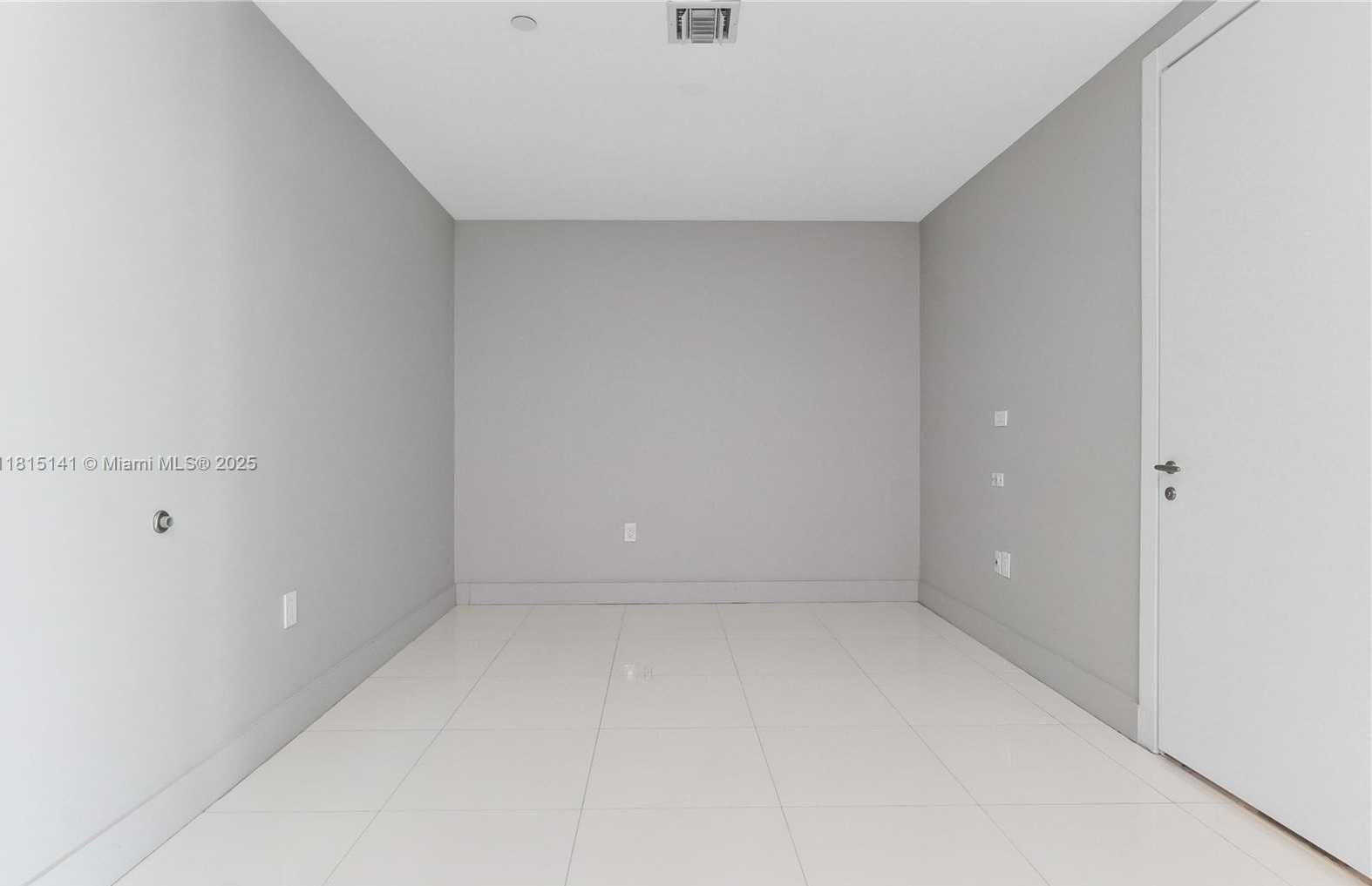 Small Image of 200 BISCAYNE BOULEVARD WAY #4912, Miami Number 6