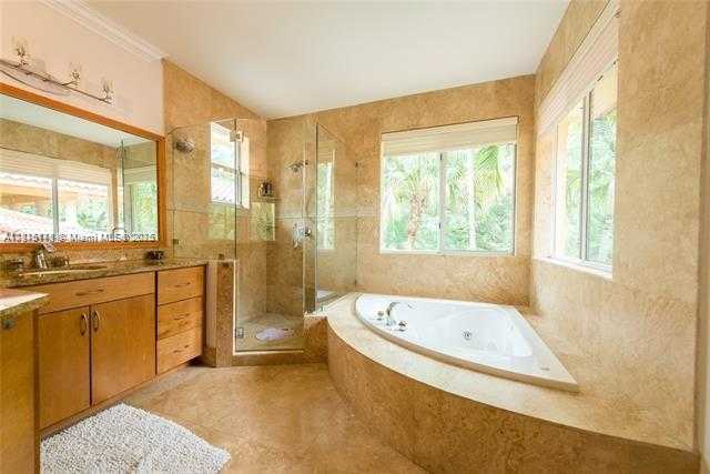 Small Image of 3665 JUSTISON RD #., Miami Number 14