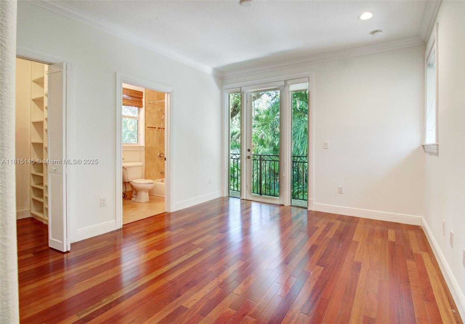 Small Image of 3665 JUSTISON RD #., Miami Number 20