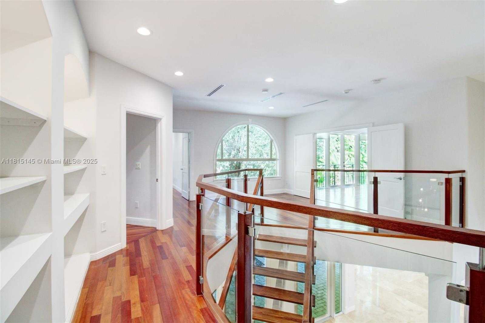 Small Image of 3665 JUSTISON RD #., Miami Number 21