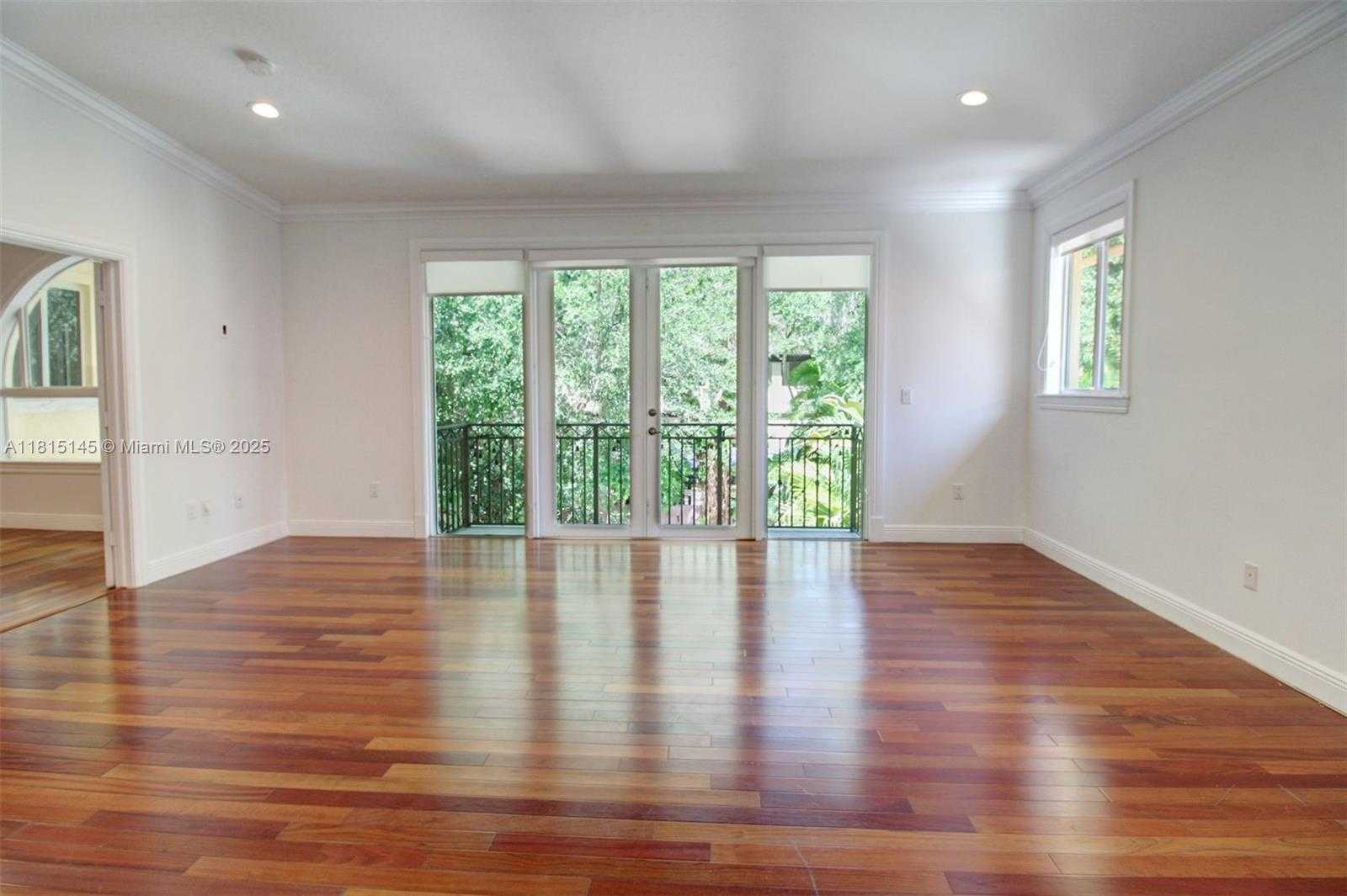 Small Image of 3665 JUSTISON RD #., Miami Number 28