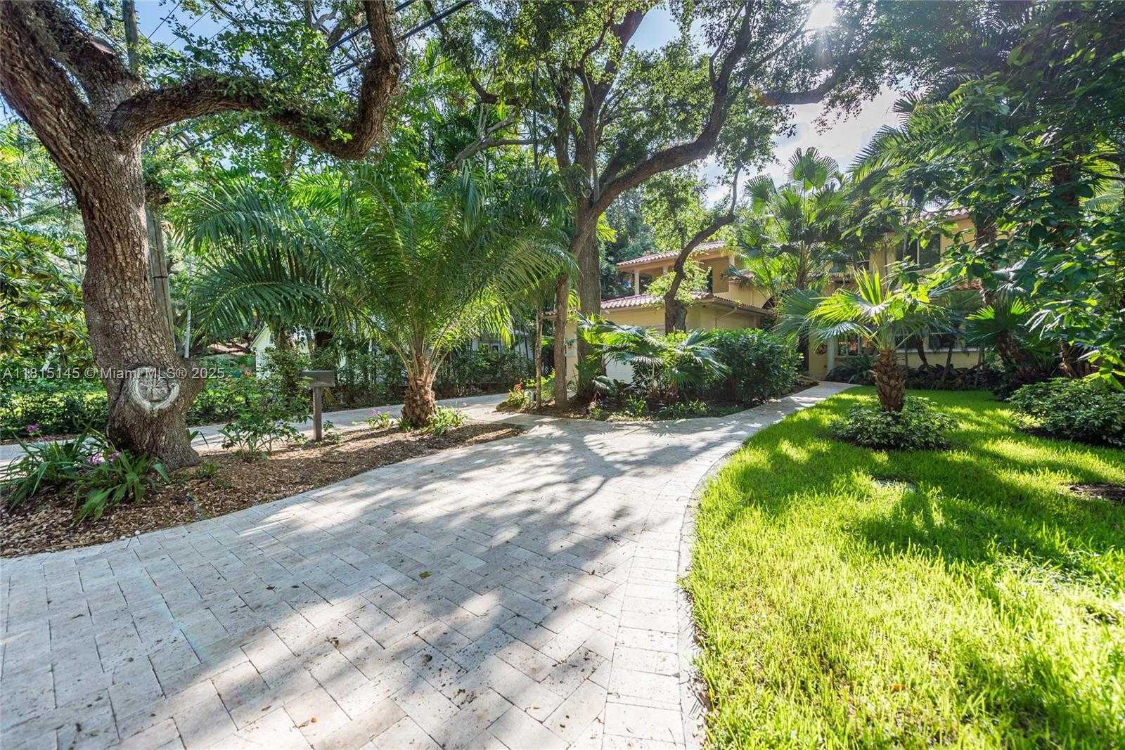 Small Image of 3665 JUSTISON RD #., Miami Number 34